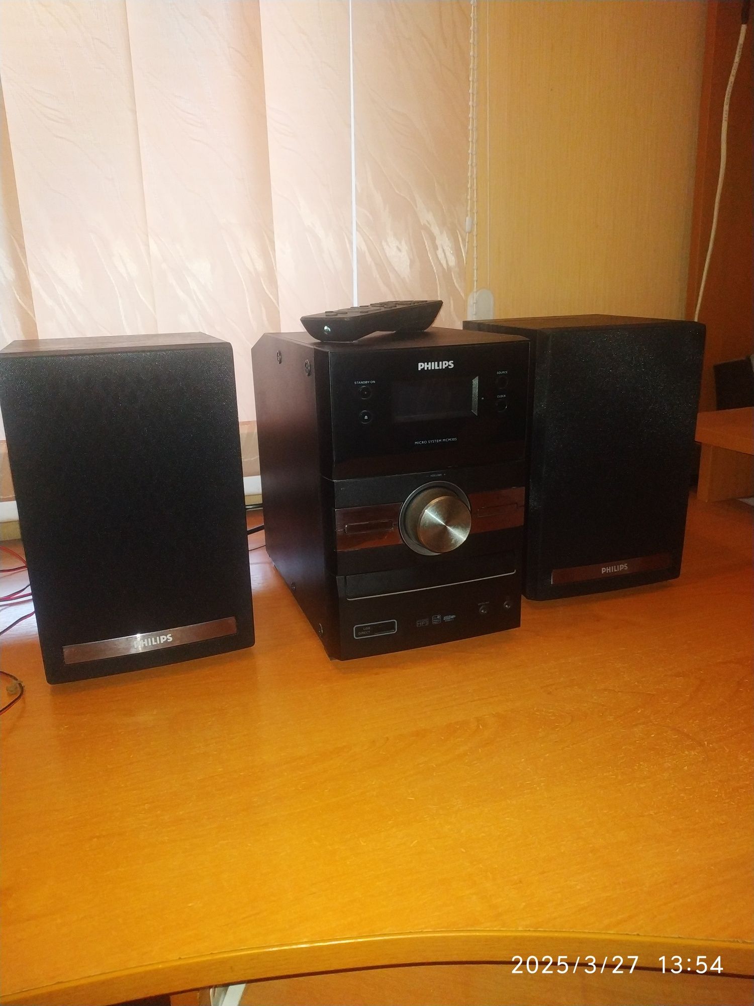 Продам микро музыкальный центр philips