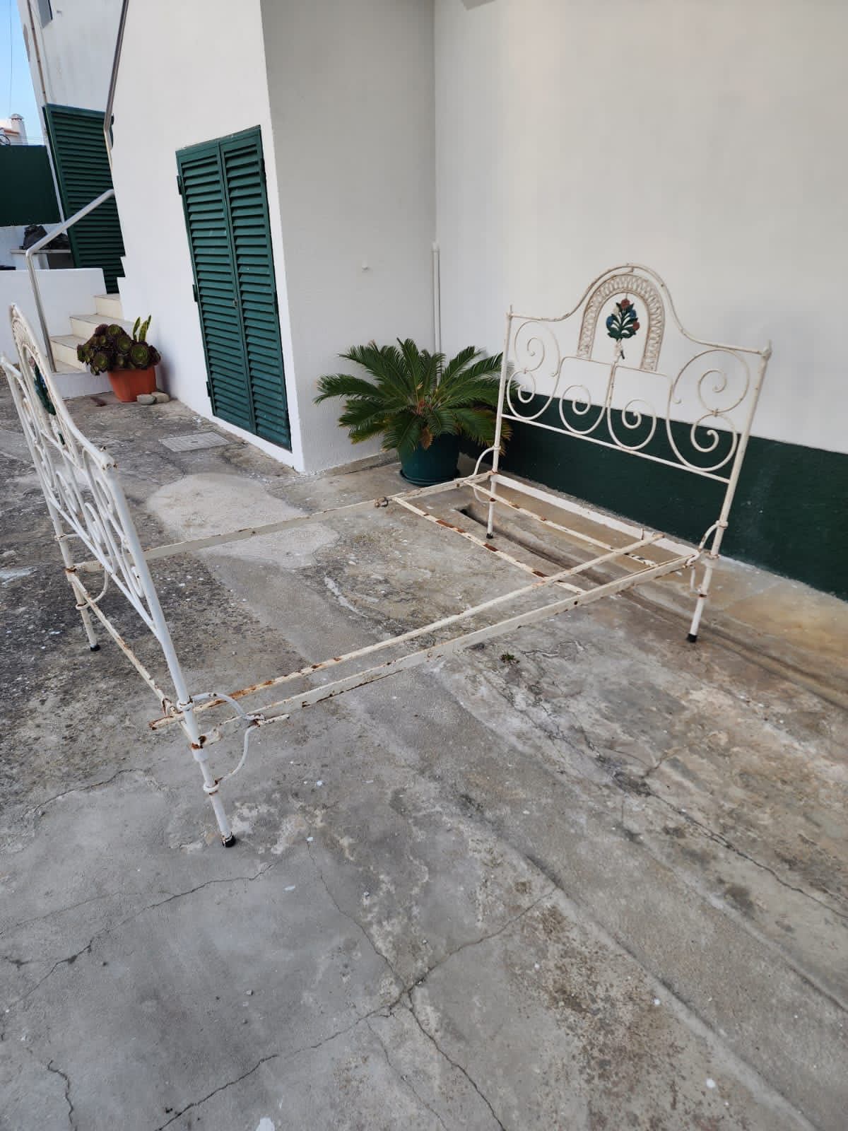 Cama de casal em ferro