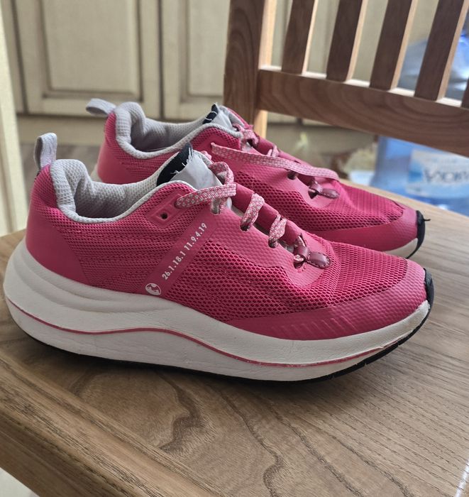 Дитячі кросівки, 8-9 років