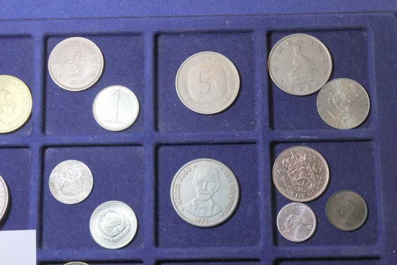 Lote de moedas estrangeiras variado (3)