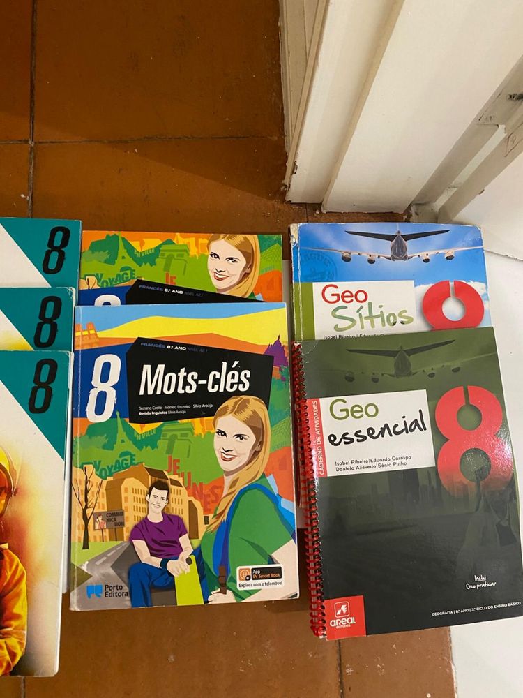 Livros escolares 8º ano