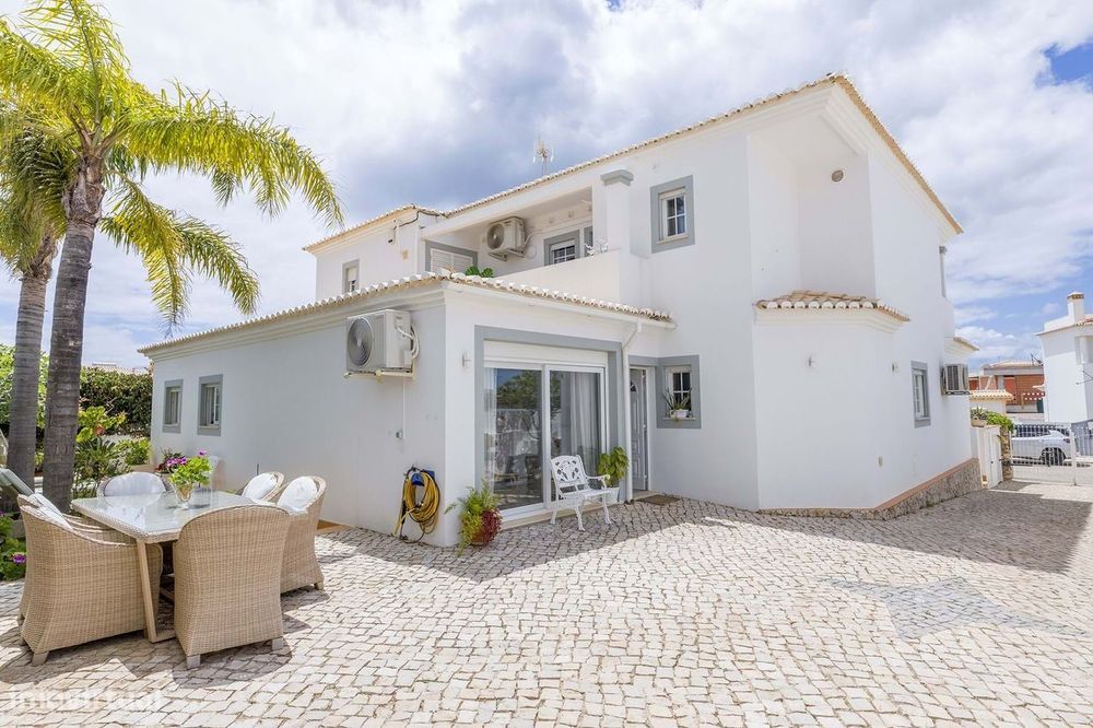 Magnífica Moradia T4 + Apartamento T2 Independente, Piscina E Jardim,
