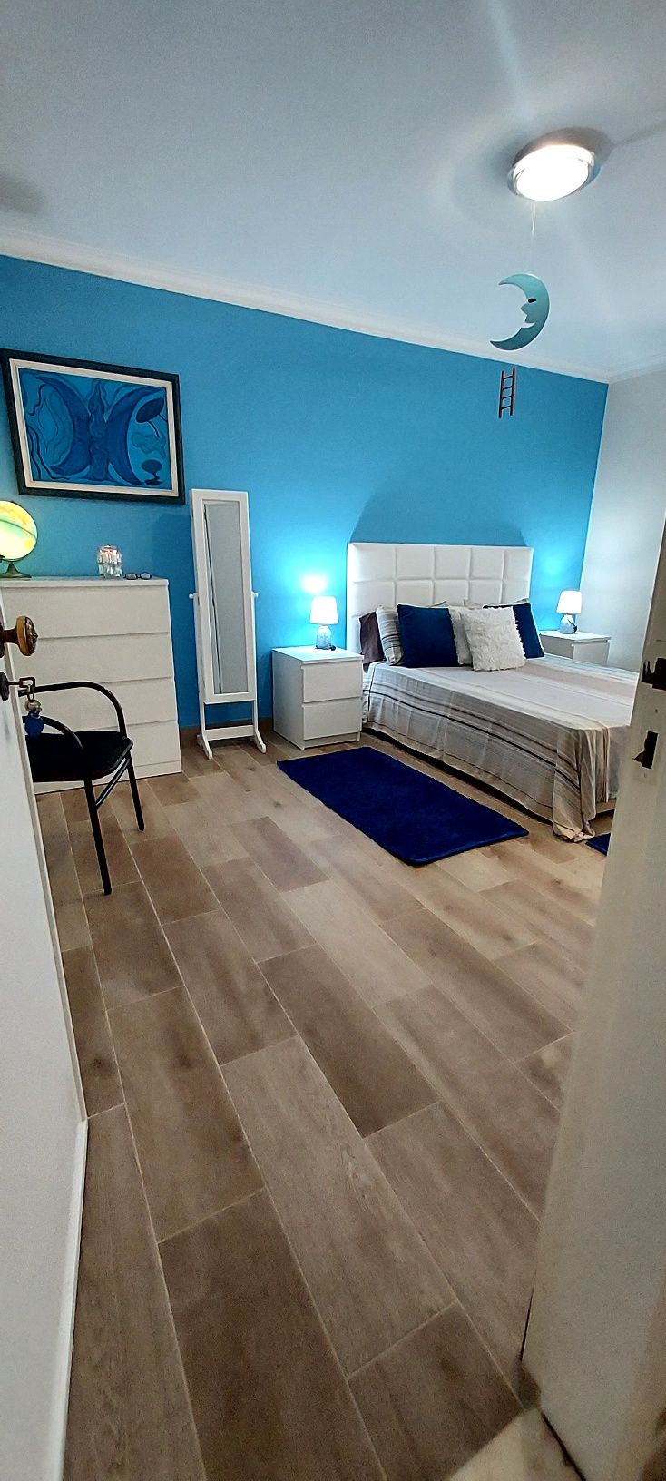 Alugo suite charmosa só p/ mulher, 5' estação, 10' praia à pé.