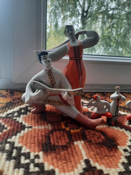 Продам статуэтки фарфор