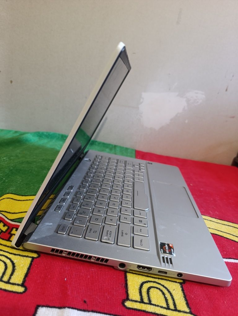 Rog Zephyrus G14 Avariado (Ryzen 9 - GeForce RTX 2060)