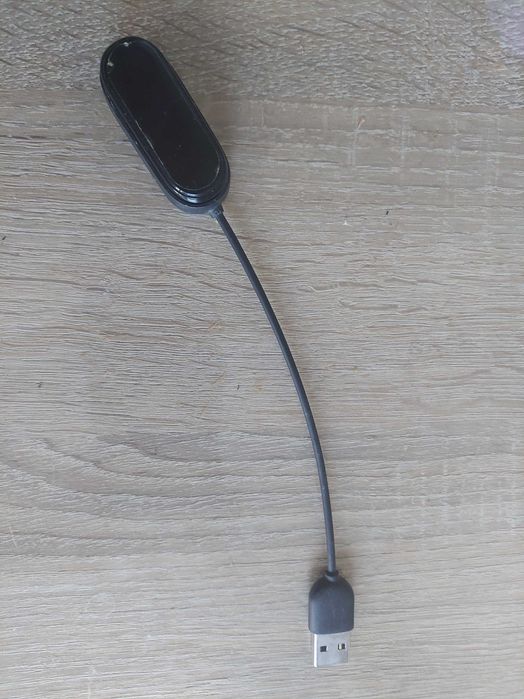 Xiaomi mi smart band 4 (невключається) + кабель заряду