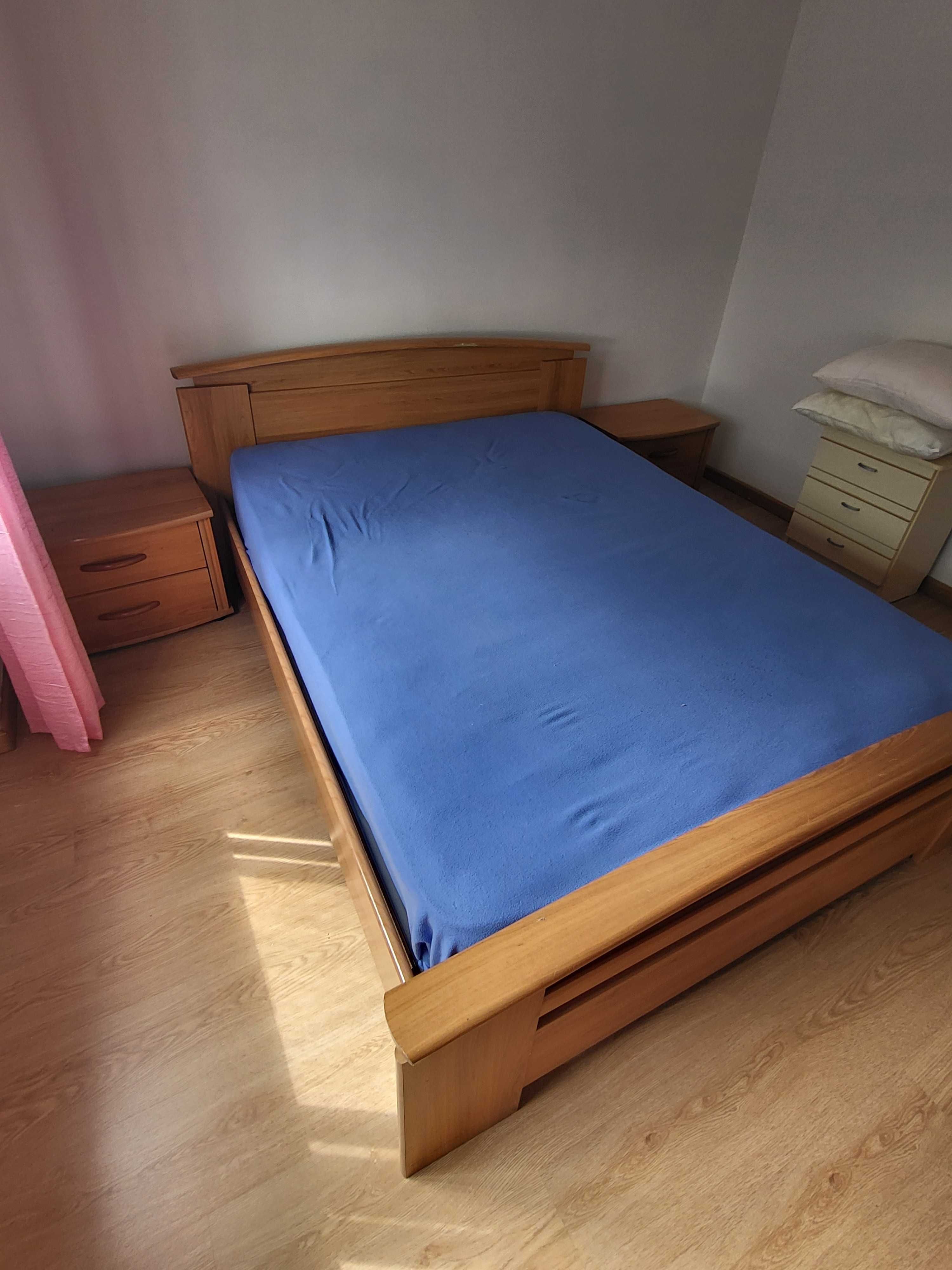 Conjunto Cama C/colchão + Mesas de Cabeceira + Roupeiro + Gavetas