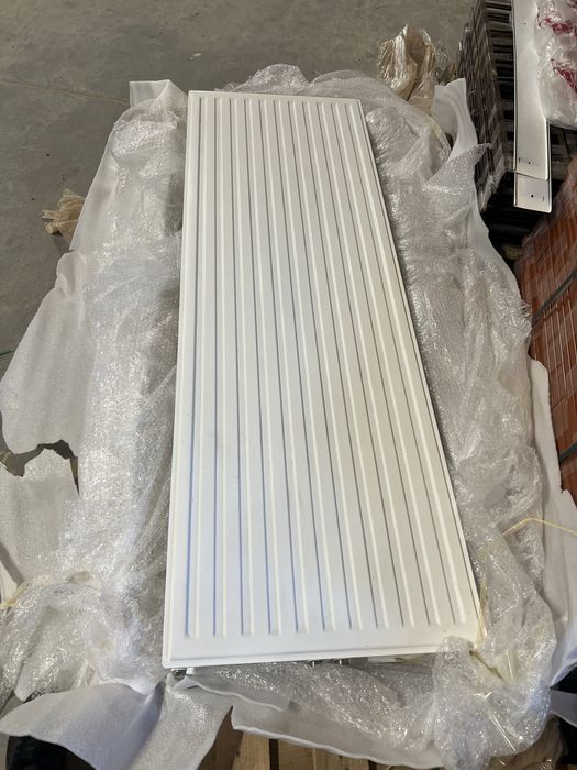 Grzejnik pionowy 1800x600 stan idealny