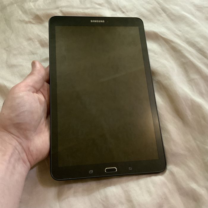 Орігінальний планшет Samsung Galaxy Tab E. Єкран 10 дюймів