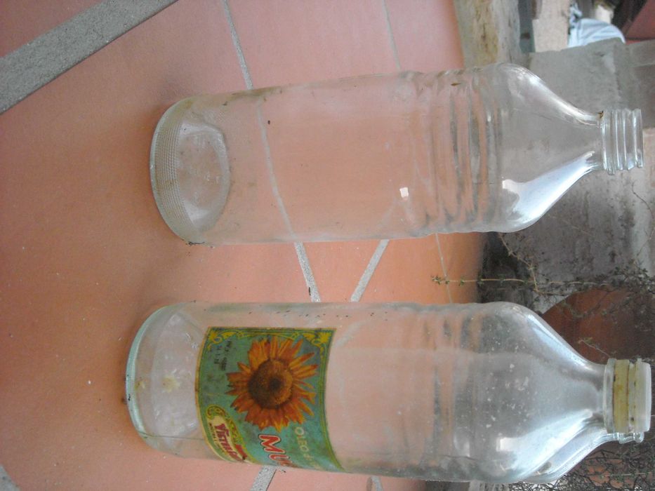 Conjunto garrafas vidro antigas litro forma original - oleo Mucai