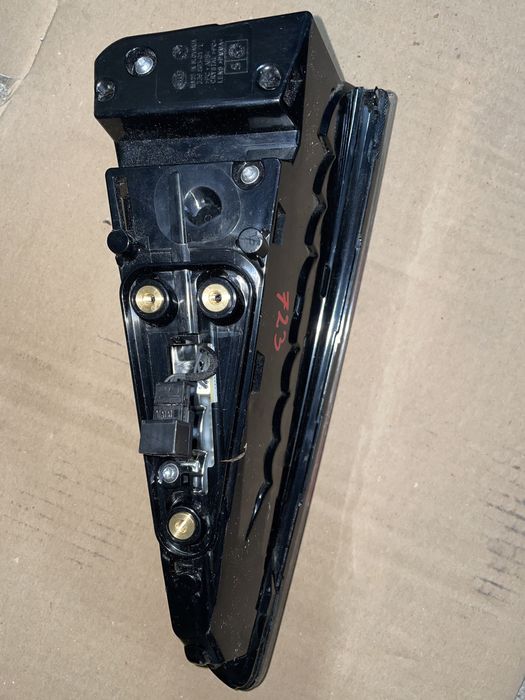 Skoda Enyaq IV Lampa led lewy tył w klapę