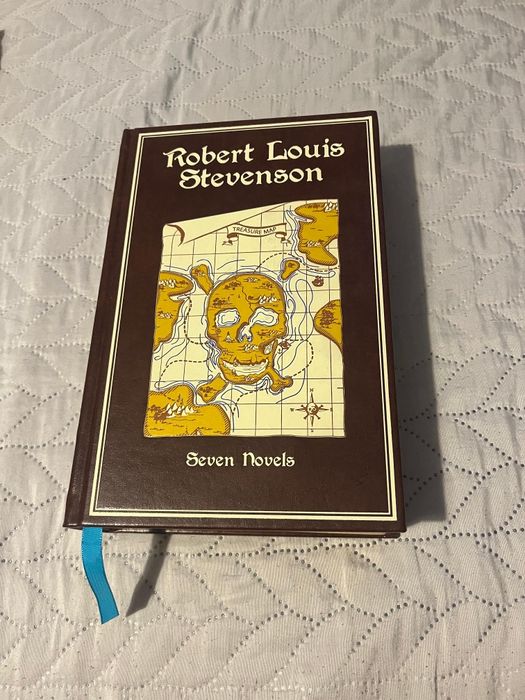 Livro de Robert Louis Stevenson de coleção novo