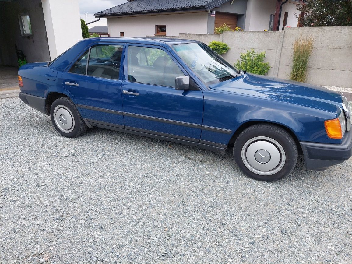 Mercedes 124 85 rok bez rdzy 2 lata w kraju polecam zobacz warto