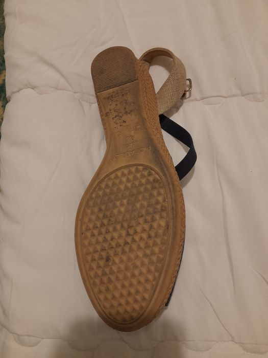 Sandálias. Muito confortáveis