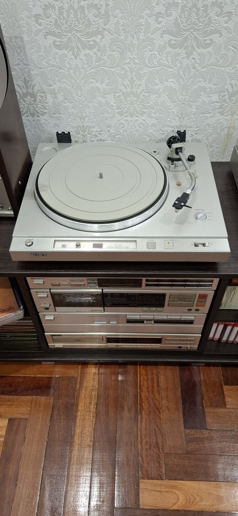 Продам вініловий програвач Sony ps x 35. Рік випуску 1979-81.