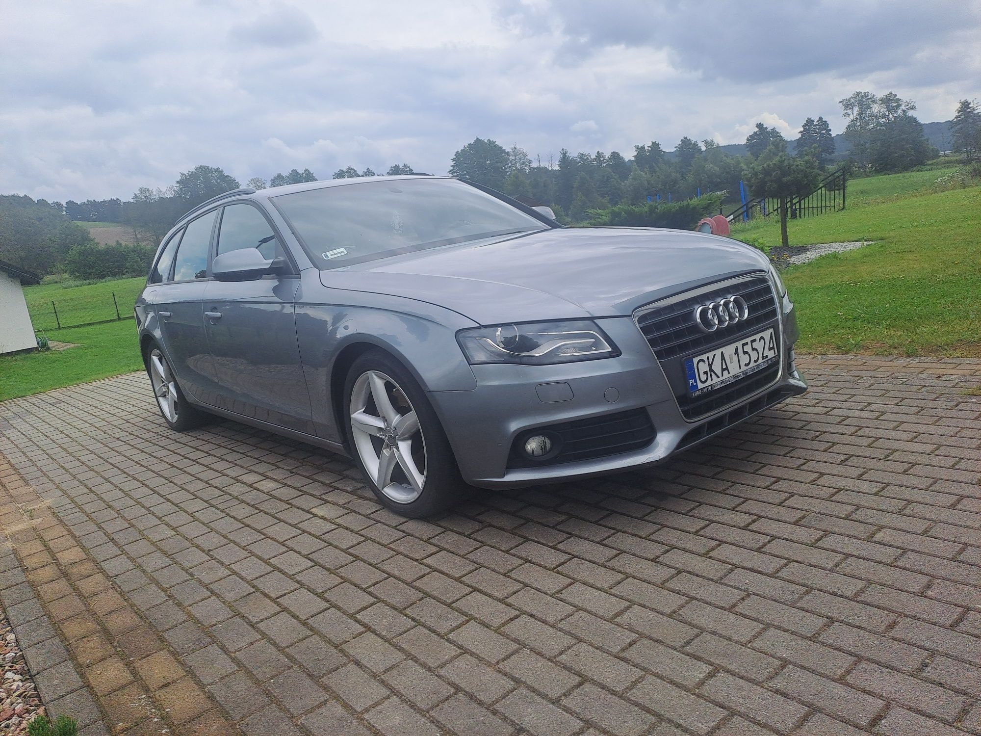 Audi A4 B8 2.0 143KM