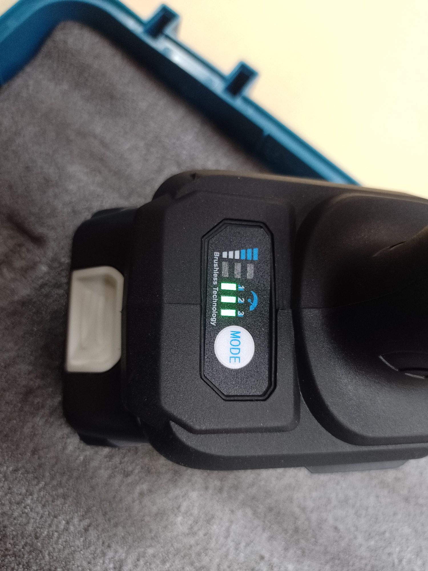 Klucz udarowy elektryczny 2 baterie GISAM 2800 + walizka