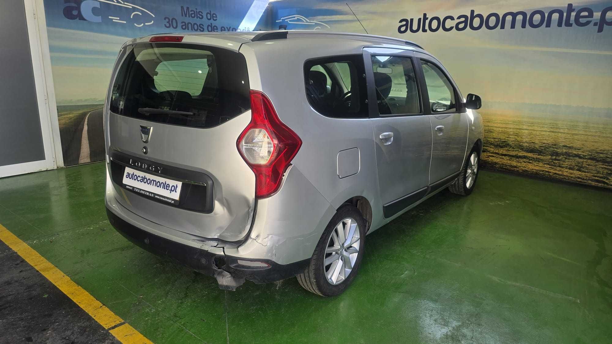 Dacia Lodgy 1.5 DCI Confort + 7 lugares  -  Salvado
