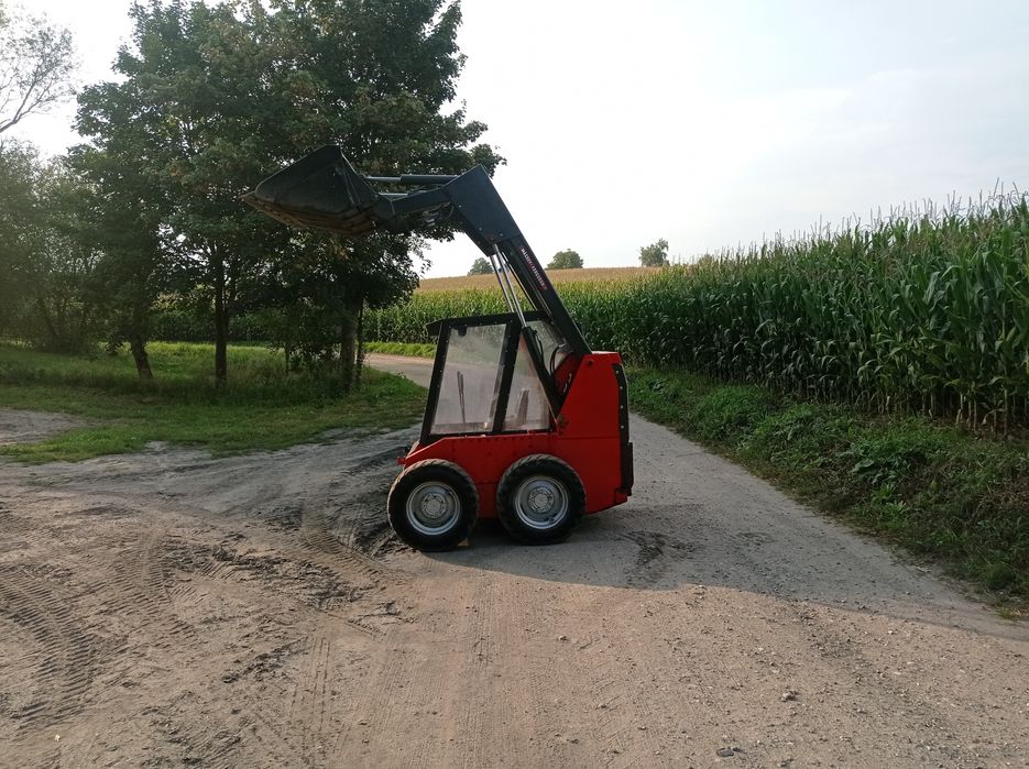 Bobcat MF miniładowarka Massey Ferguson Ładowarka burtowa