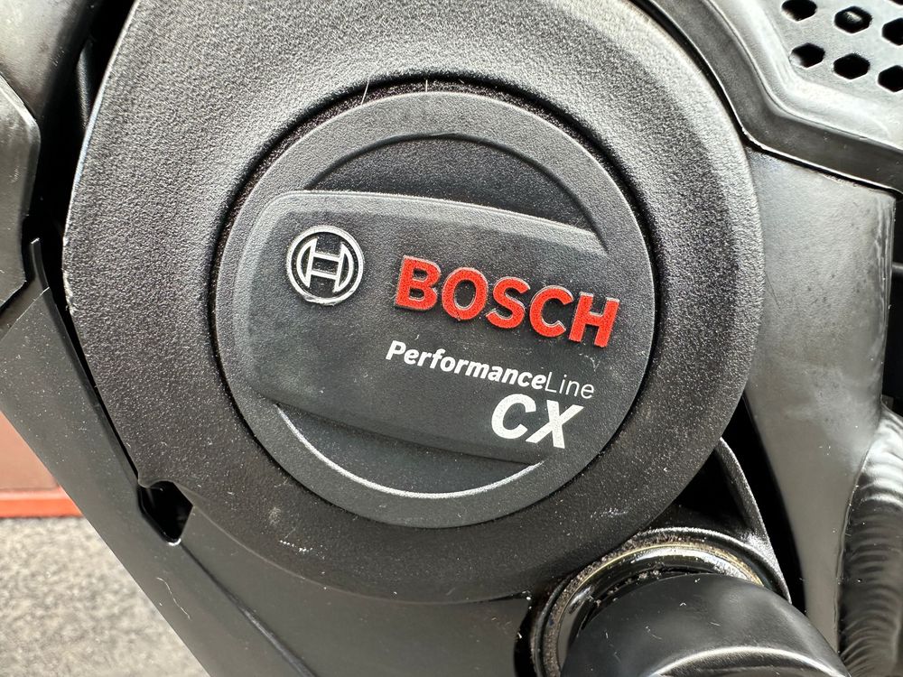 Cube Reaction Hybrid Pro 625. Bosch CX.