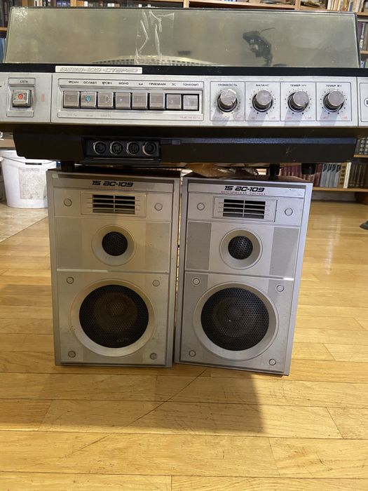 Вега 109 стерео Вініловий програвач