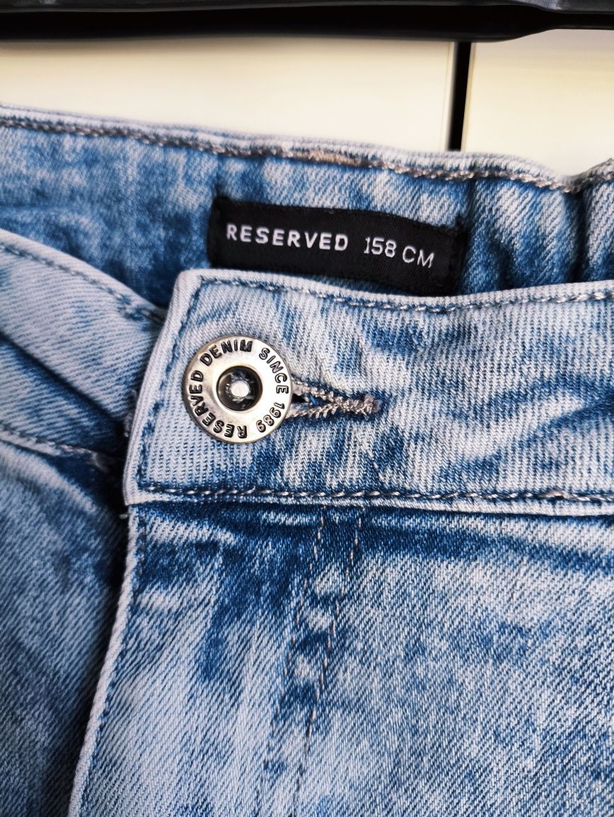 Bojówki z kieszeniami Reserved r. 158