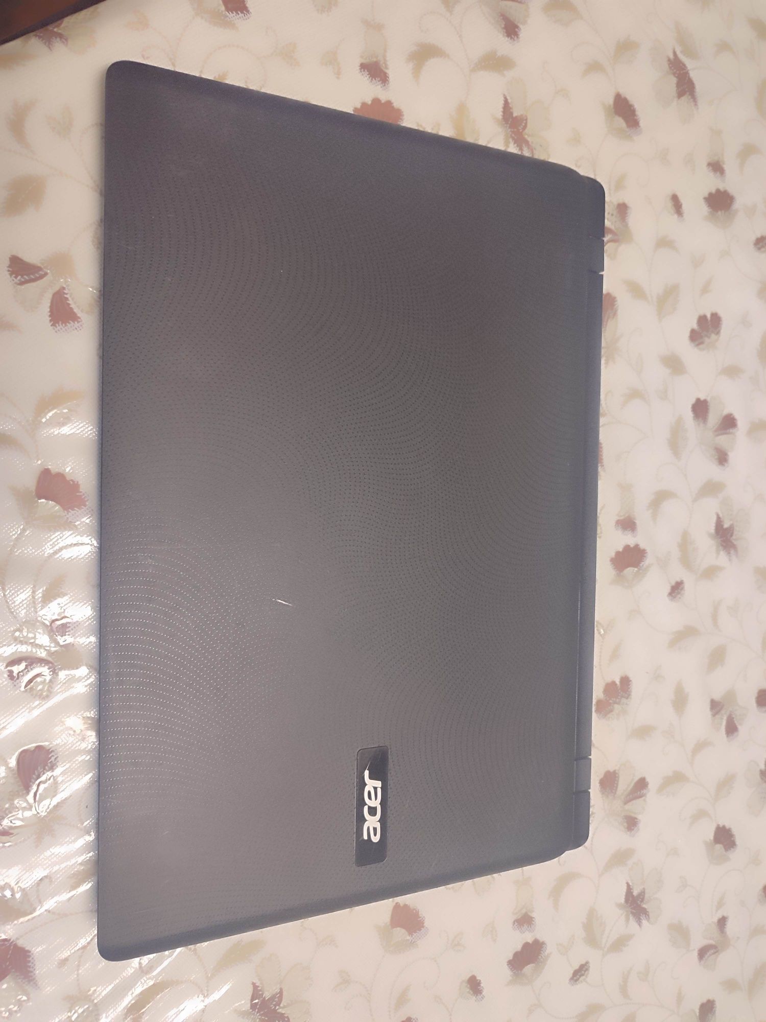 Ноутбук Acer Aspire ES1-732-C9D4