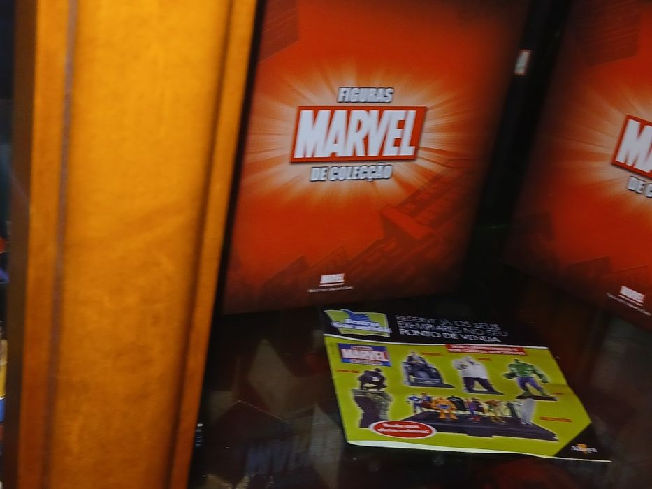 Coleção 110 figuras  chumbo da marvel