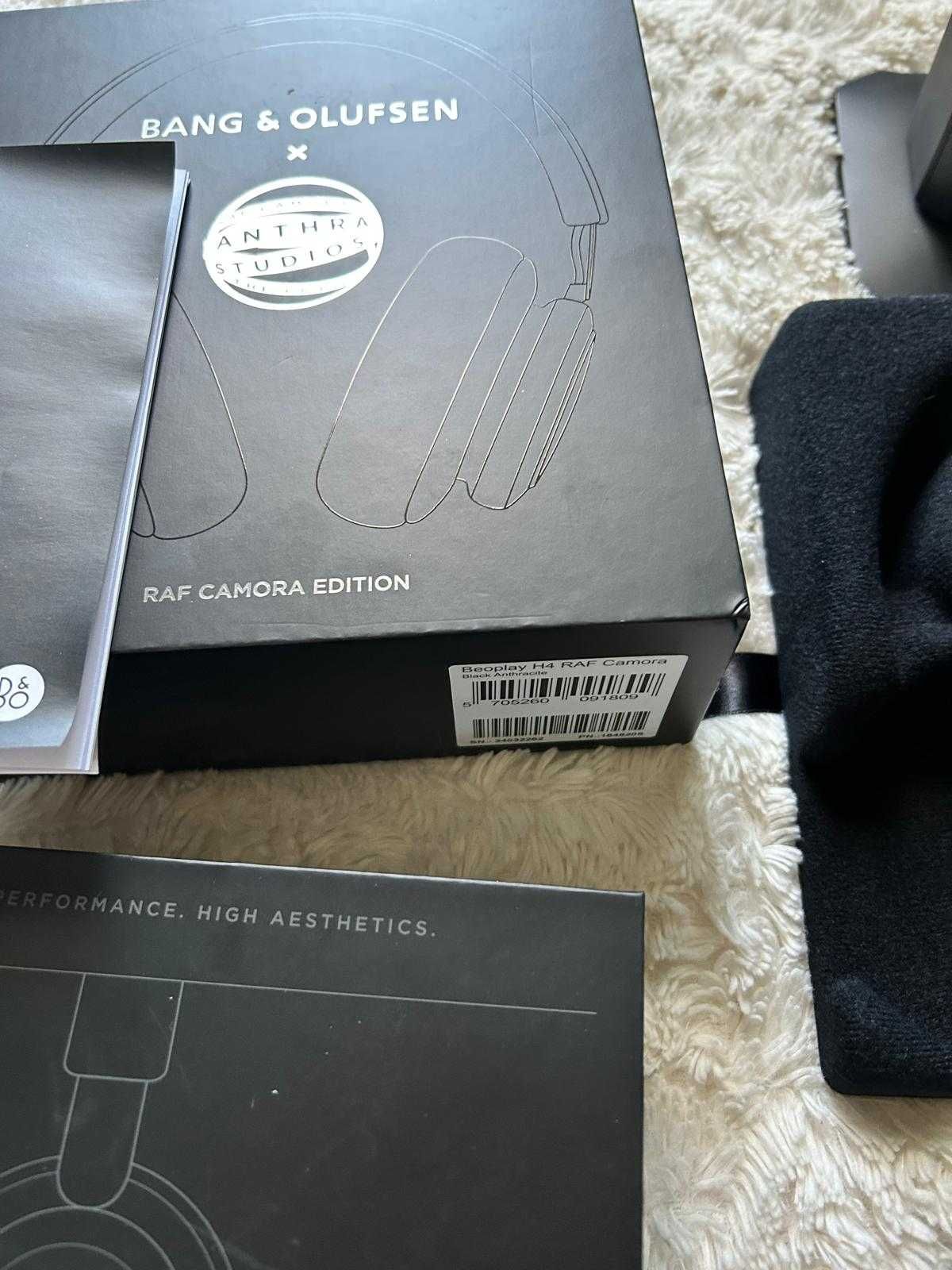 Bang&Olufsen Beoplay H4 Raf Camora wieszak etui podróźne zestaw