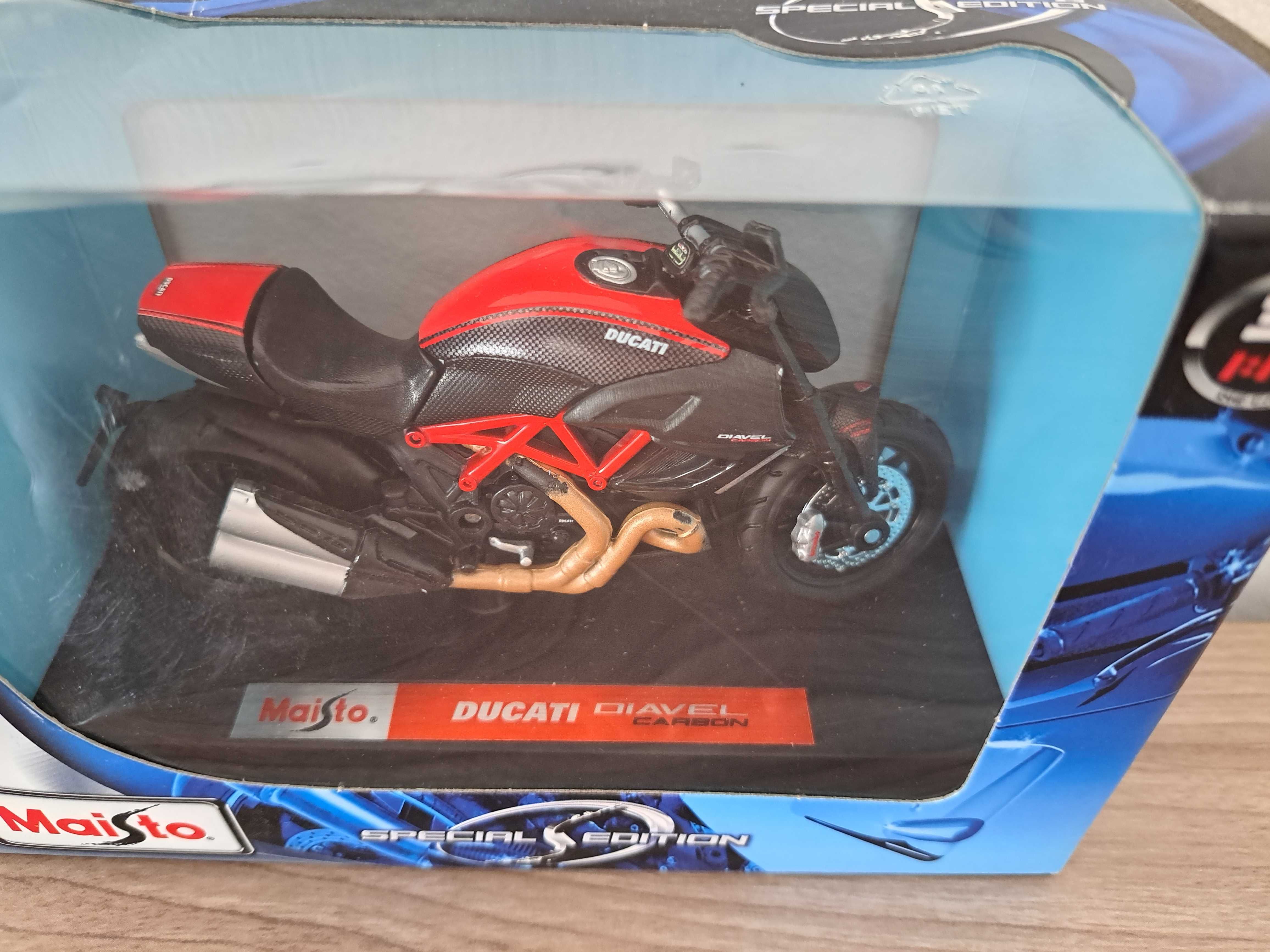 Vários brinquedos novos
