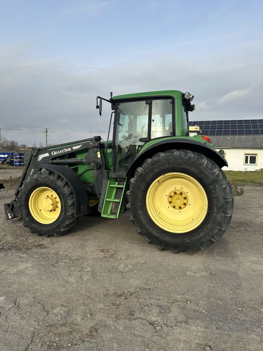 Трактор John Deere 6930 Premium з фронтальним навантажувачем