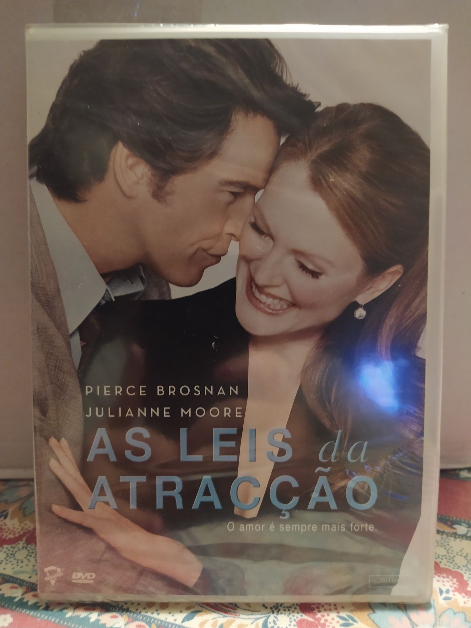 DVD. As Leis da Atracção. Comédia romântica