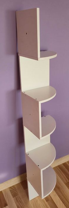 Nowość
Regał Narożny – Stylowy i Praktyczny Mebel do Każdego Wnętrza
