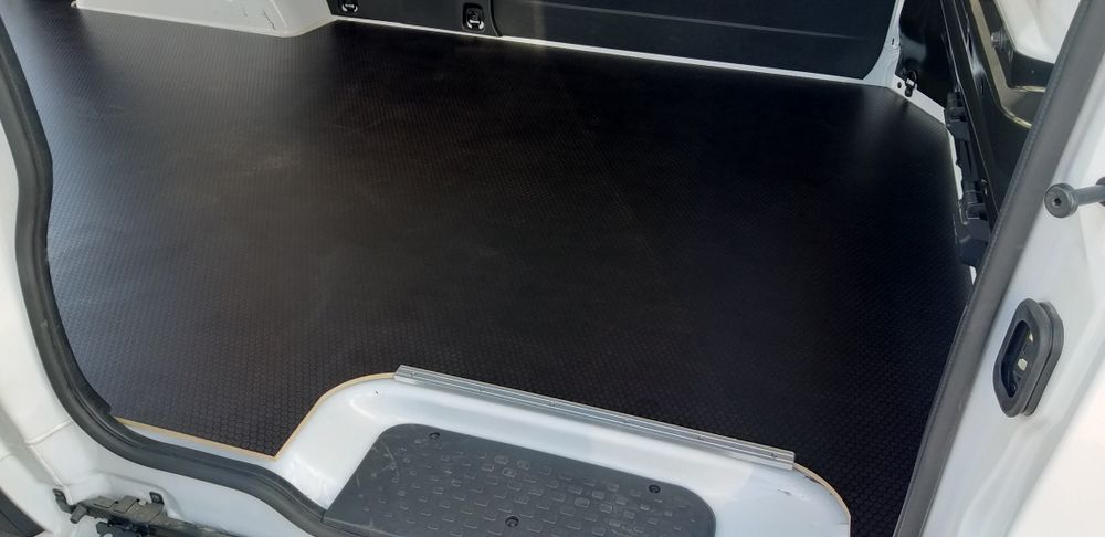 Podłoga Vivaro Traffic, sklejka antypoślizgowa w jednym elemencie