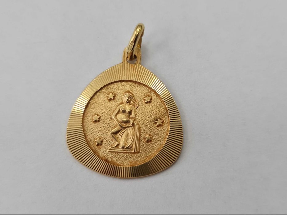 Złoty wisiorek/ 750/ Wodnik/ 3.63 gram/ Pełny/ znak zodiaku