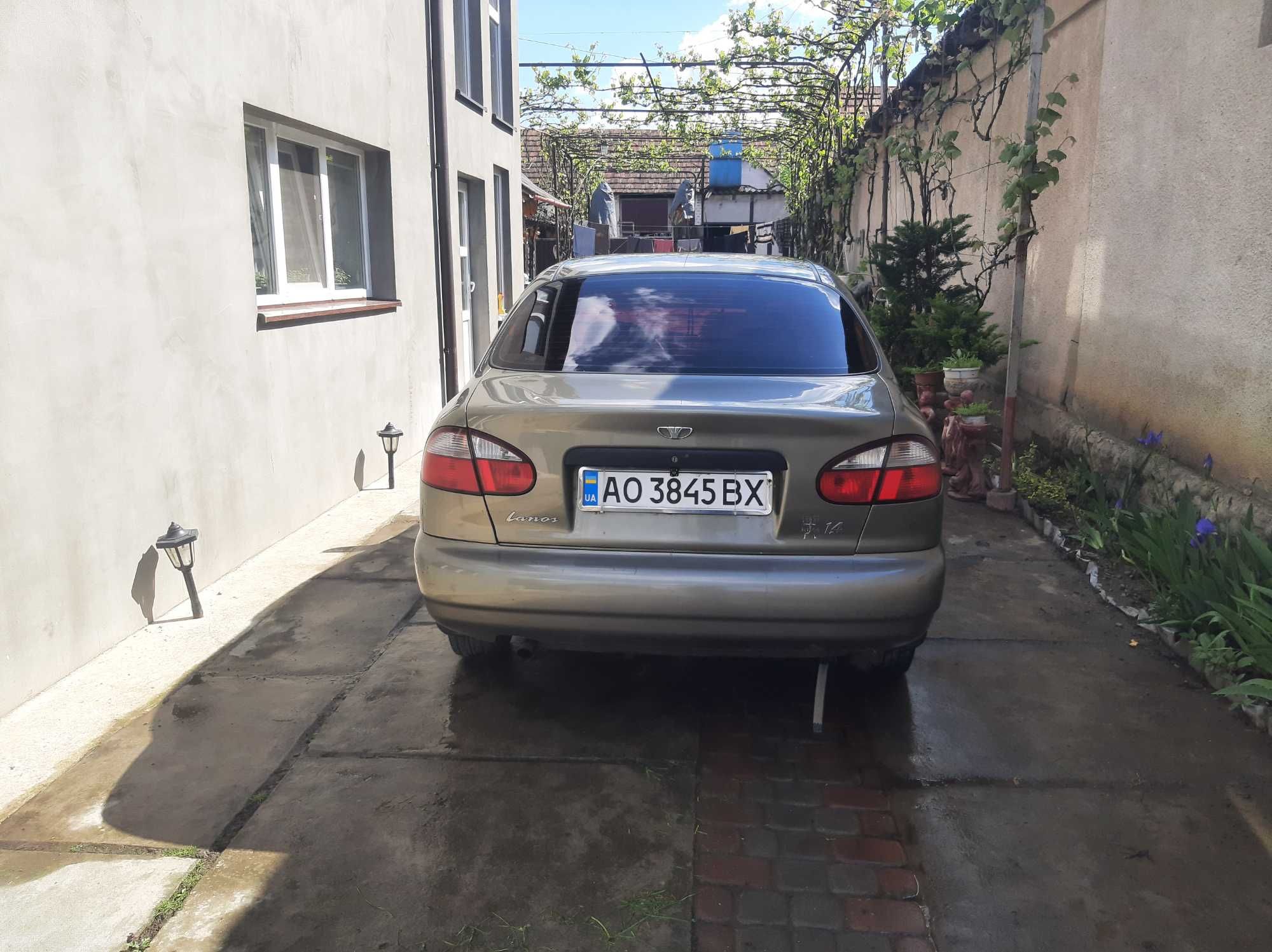 DAEWOO LANOS                      .