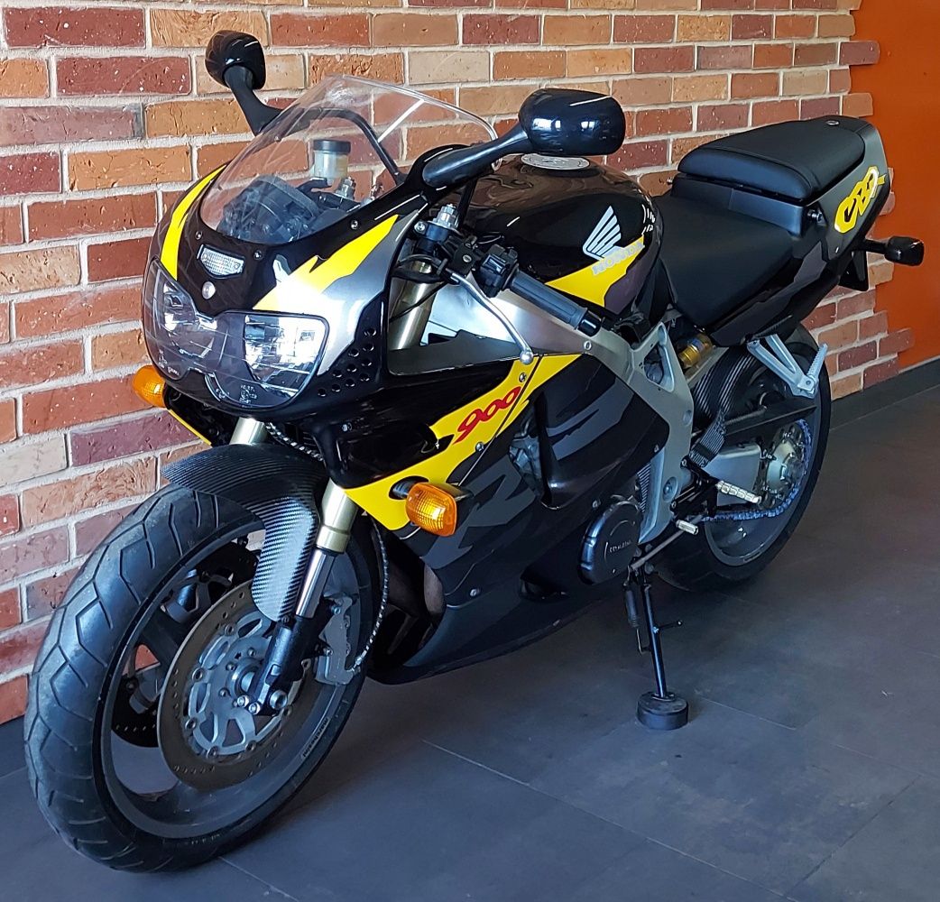 Honda CBR 900rr dla indywidualisty w bardzo dobrym stanie