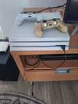 Play station 4 pro 1 Tb
