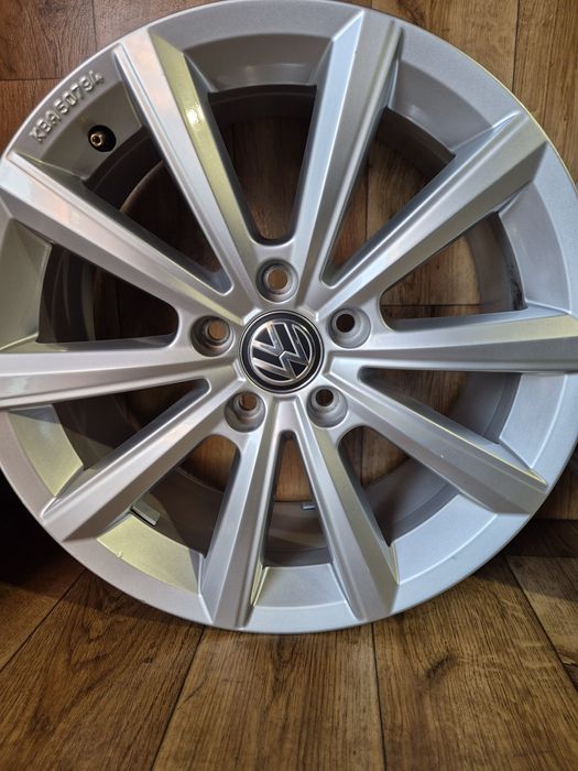 Alufelgi VW 17cali 5x112 et45 7j stan idealny jak Nowe