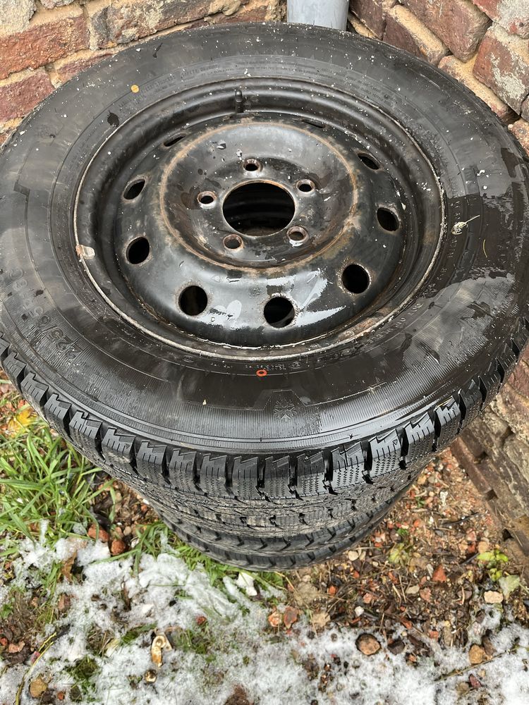 Oferta sprzedaży opon zimowych Diamondebac 225/65R16C z felgam