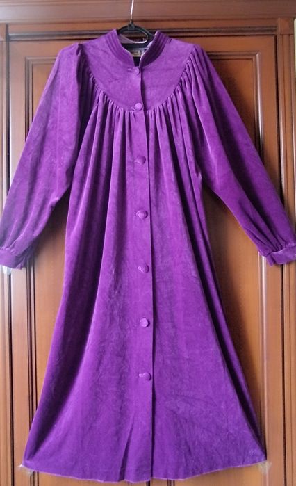 Халаты велюровые сиреневый р.58-60 и фиолетовый р.54-56
