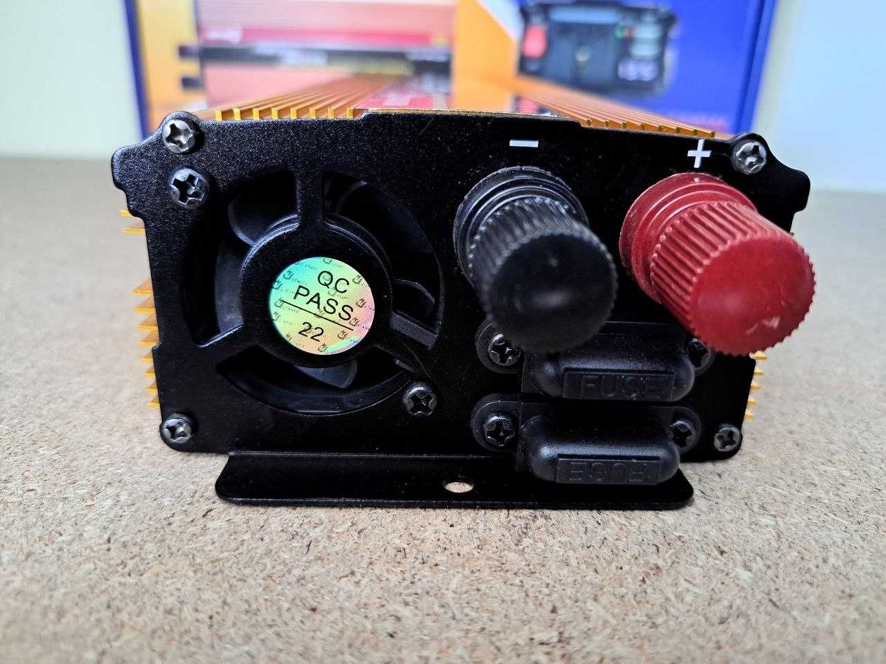 2000W Инвертор POWER ONE Преобразователь 12V-220V+USB. Інвертор