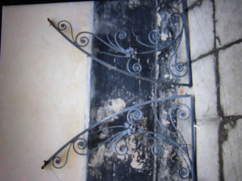 Дашок кований для балкону дверей мангалу тощо