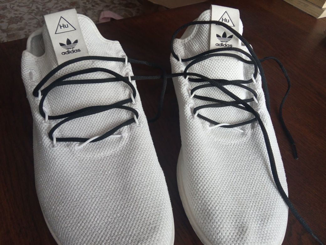 Кросівки Adidas pharrell williams Hugo gz3920 .