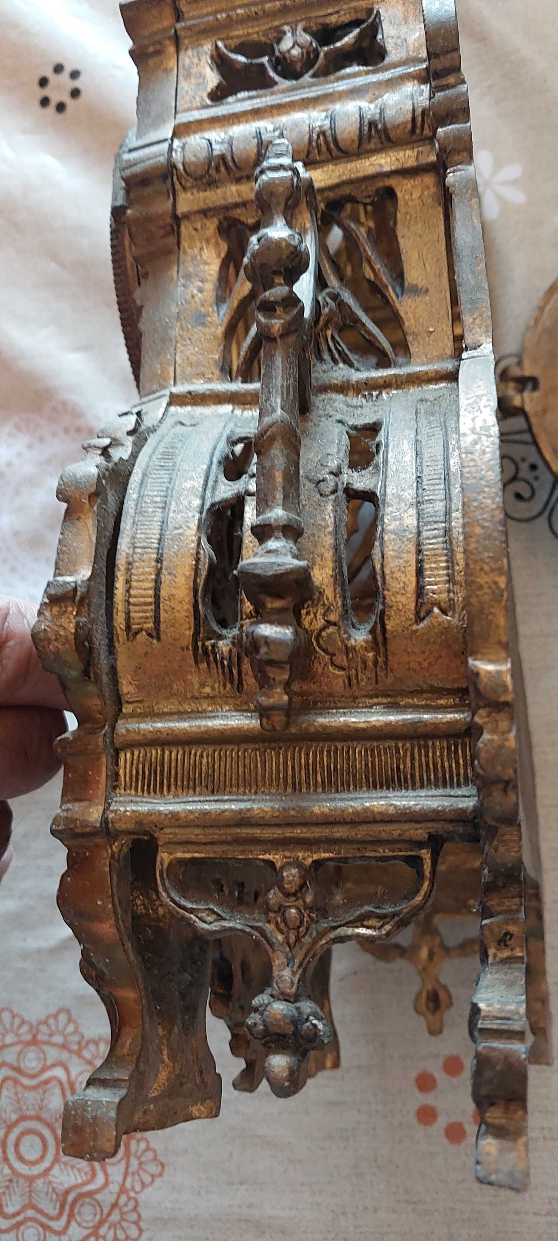 Vendo relógio de mesa em latão muito trabalhado