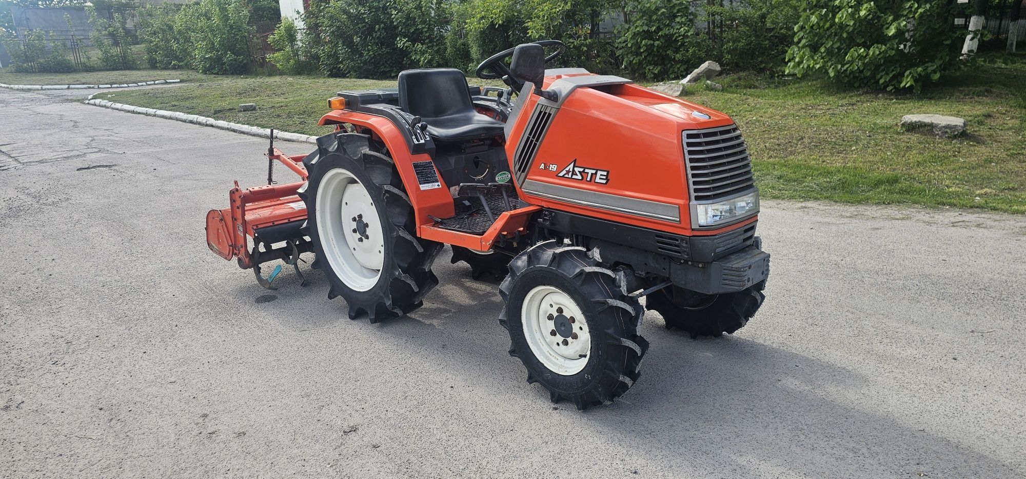 Японский Мінітрактор Трактор Kubota A 19