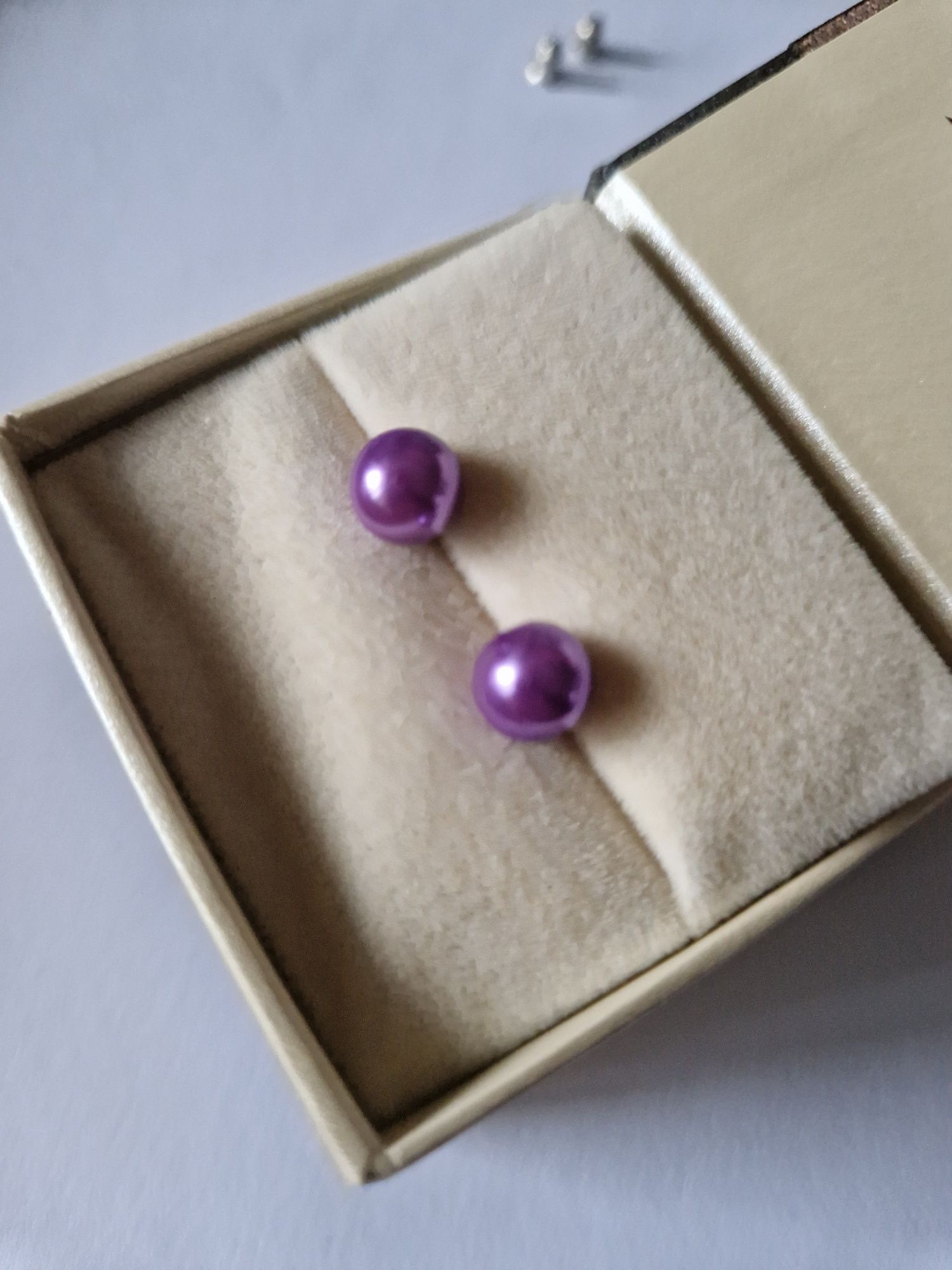 Kolczyki sztyfty perełki, fioletowe, 5 mm, nowe