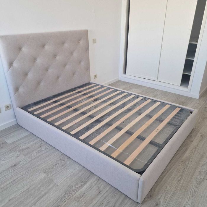 Camas De Casal Estofadas Top de Gama 190x140m Estrado Incluído 199€ !!