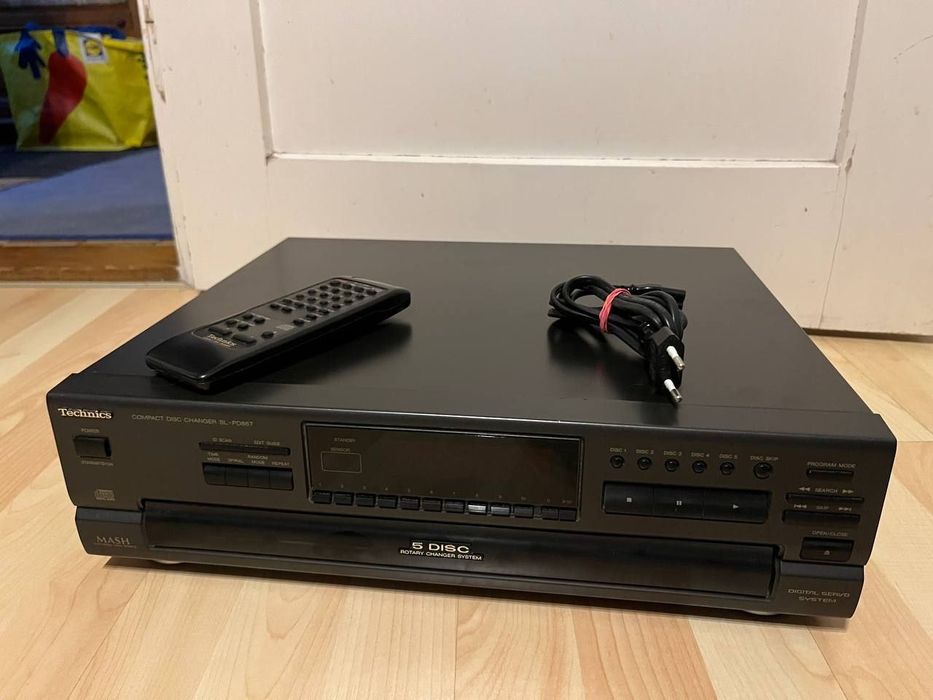 CD-програвач Technics SL PD687 на 5 компакт-дисків з Німеччини