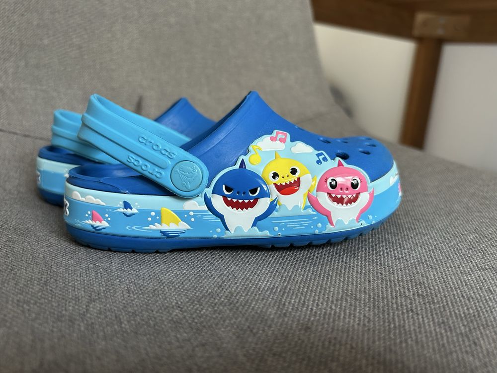 Crocs baby shark 8